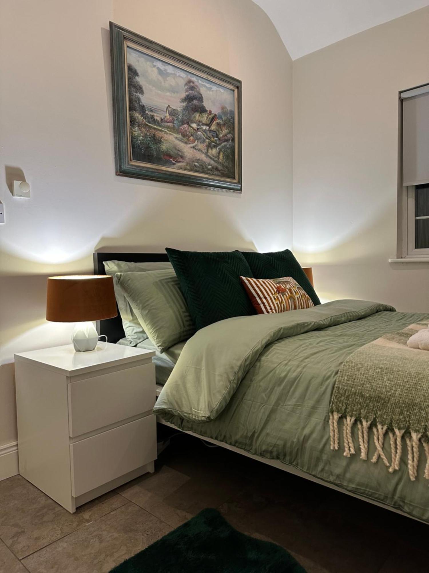 Dublin Airport Homestay ภายนอก รูปภาพ